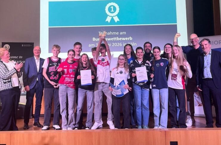 Die IW JUNIOR Schülerfirma WonderBall gewinnt den Landeswettbewerb Baden Württemberg 2026 in Stuttgart Wonderball platz 1 Bildcredits IW Junior