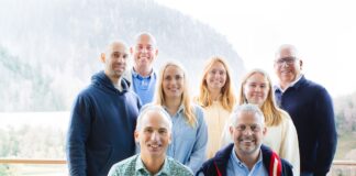 Erledigt App Aufgabenmanagement Hotellerie aus Österreich Erledigt App für Hotellerie Aufgabenmanagement Das oberösterreichische Softwareunternehmen „Erledigt“ startet mit einer digitalen Lösung für das Aufgabenmanagement in Hotellerie und Gastronomie. Das Team rund um die Initiatoren Gerald Aigmüller (li., vorne) und Matthias Hinterberger (re., vorne) freut sich über die gemeinsam entwickelte Lösung für Tourismusbetriebe. Credit: erledigt.at