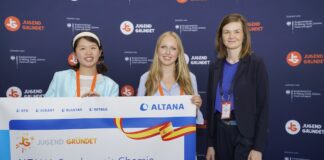 TerraTin gewinnt bei JUGEND GRÜNDET den ALTANA Sonderpreis Bild ALTANA Sonderpreis Chemie Bildcredits JUGEND GRÜNDET