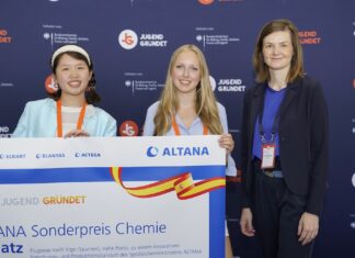 TerraTin gewinnt bei JUGEND GRÜNDET den ALTANA Sonderpreis Bild ALTANA Sonderpreis Chemie Bildcredits JUGEND GRÜNDET