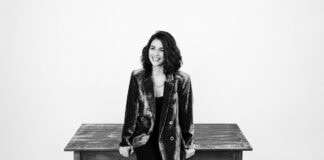 Was steckt wirklich in unserer täglichen Zahnpflege? teethlovers Zahnpulver für moderne Zahnpflege mit Deal. Bild Alexandra Petrikat teethlovers Bildcredit/Fotograf Christine Rogge