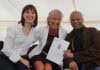 Frauen gründen in Deutschland immer häufiger Foto (v.l.n.r.) Kerstin Rücker, Gabriele Möhlke Vorstandsvorsitzende Berufswege für Frauen & Social Business Woman e.V., Prof. Mohamed Yunus, Friedensnobelpreisträger.