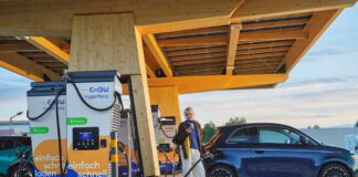 EnBW collect für E-Mobilitätskund*innen mit Ladeguthaben Mit dem neuen Treueprogramm EnBW collect können E-Mobilitäts-Kund*innen der EnBW beim Laden Punkte sammeln und diese in Ladeguthaben umwandeln. Bild: EnBW