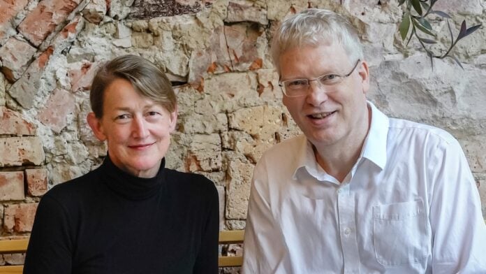 Digitale Autorität von HelloTwin für Unternehmen Elizabeth Morgan und Kay Iversen @ HelloTwin