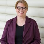 Technologie, KI und Frauen in Tech: Karrierechancen Julia Koch Geschäftsführerin, Expertin für Innovation und Kundenzentrierung im Banking Finanz Informatik