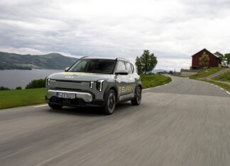 Die Kia EV2 Reichweite überzeugt im unabhängigen El Prix-Test. Das neue Elektro-SUV übertrifft seine WLTP-Angabe und erzielt Bestwerte bei Effizienz und Alltagstauglichkeit.
