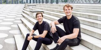 Kyrok erhält 3,1 Millionen Euro für KI-Betriebssystem in Pharma und Chemie ERP-Systeme: Kyrok bringt KI ins Supply-Chain-Management Bild Kyrok Gründer Daniel Hofinger und Lukas Bierfreund Bildcredits/ Fotograf Guido Schwarz