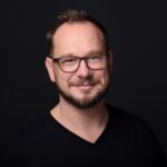 Wie Startups KI Agenten sinnvoll ins Marketing integrieren KI Agenten für Startups im Marketing richtig nutzen Lars Schulze Bildcredits whaaat.ai