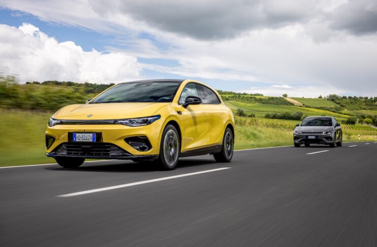 Der neue Leapmotor B05 feiert seinen europäischen Marktstart. Das elektrische C-Segment-Hatchback überzeugt mit bis zu 482 Kilometern Reichweite, Schnellladefunktion, sportlicher Fahrdynamik und einem Einstiegspreis ab 27.900 Euro.
