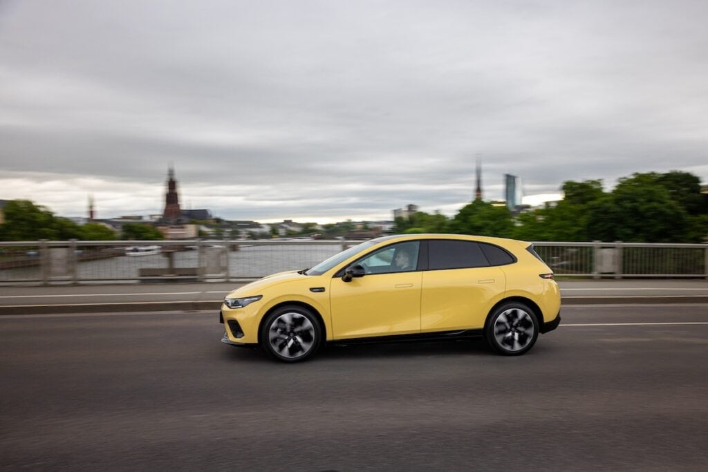 Der neue Leapmotor B05 feiert seinen europäischen Marktstart. Das elektrische C-Segment-Hatchback überzeugt mit bis zu 482 Kilometern Reichweite, Schnellladefunktion, sportlicher Fahrdynamik und einem Einstiegspreis ab 27.900 Euro.