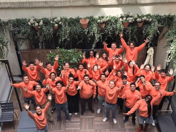 Mendo treibt KI Adoption in Unternehmen voran Team Foto