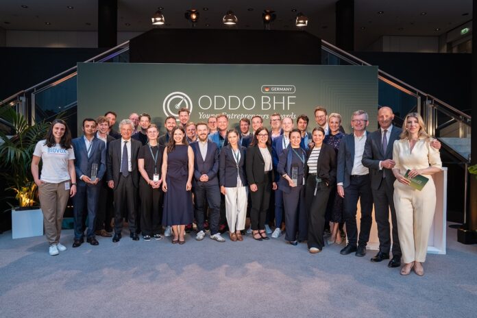 Young Entrepreneurs Awards 2026: Die Gewinner Bild Bild aller Award-Gewinner, sowie Vertretern von ODDO BHF und der Jury @ODDO BHF Gruppenbild