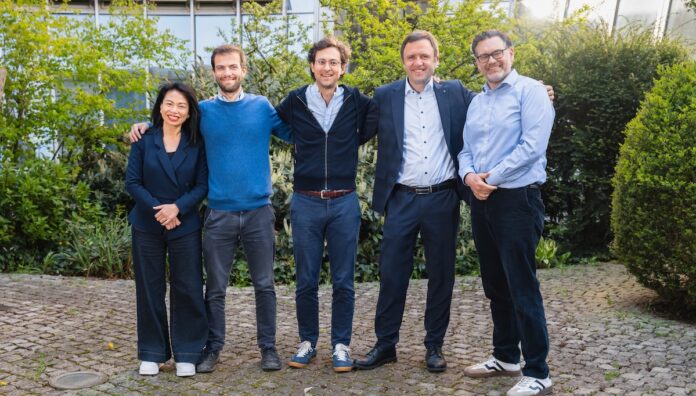 DeepIP übernimmt PatentMaker für Patent KI Bild Foto: Mitgründer von DeepIP und PatentMaker  Von links nach rechts: Edouard d'Archimbaud, Mitgründer & CTO von DeepIP; Celia Jinlan Wei, Mitgründerin & Geschäftsführerin von PatentMaker; François-Xavier Leduc, Mitgründer & CEO von DeepIP; Dr. Matthias Hofmann, Mitgründer von PatentMaker.