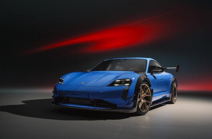 Taycan mit Porsche Update und Manthey Kit ab Werk