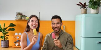 Was steckt hinter dem Erfolg von NOMOO? NOMOO setzt bei Eis auf Geschmack statt Verzicht nomoo Gründerteambild Rebecca Göckel und Jan Grabow
