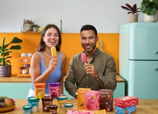 NOMOO setzt bei Eis auf Geschmack statt Verzicht nomoo Gründerteambild Rebecca Göckel und Jan Grabow