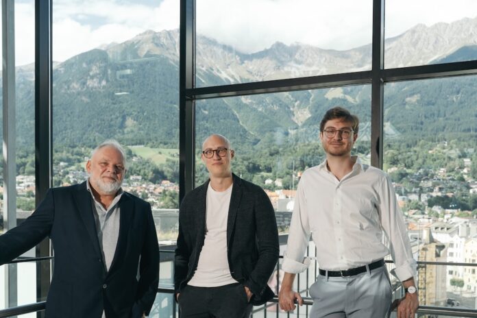 IMPROIC®: Implantate und Implantatpflege im Fokus v.l.n.r. DDr. Gert Grubwieser, Lukas Grubwieser, Lukas Prenner Bildcredits/Fotograf: IMPROIC® / Florian Scheible