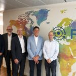 FIB Frankfurt International Bank AG erhält 5 Mio. Euro von BM H Bild von links nach rechts: Joachim Reinhardt, Stephan Groß, Dr. Steffen Huth, Eckhard Creutzburg und Oliver Lösdau.@ BM H Beteiligungs-Managementgesellschaft Hessen mbH