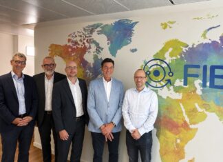 FIB Frankfurt International Bank AG erhält 5 Mio. Euro von BM H Bild von links nach rechts: Joachim Reinhardt, Stephan Groß, Dr. Steffen Huth, Eckhard Creutzburg und Oliver Lösdau.@ BM H Beteiligungs-Managementgesellschaft Hessen mbH