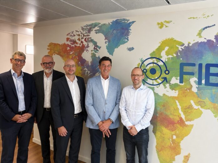 FIB Frankfurt International Bank AG erhält 5 Mio. Euro von BM H Bild von links nach rechts: Joachim Reinhardt, Stephan Groß, Dr. Steffen Huth, Eckhard Creutzburg und Oliver Lösdau.@ BM H Beteiligungs-Managementgesellschaft Hessen mbH