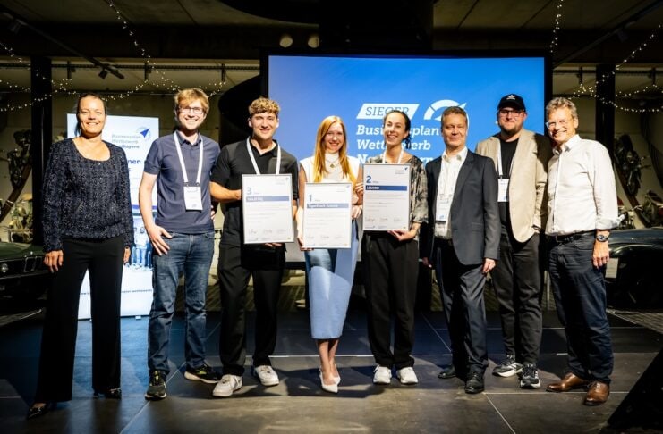Businessplan Wettbewerb Nordbayern: TigerShark Science gewinnt. BayStartUP zeichnet die besten Gründerteams aus Nordbayern aus. BPWN Finale 2026 - Gruppenfoto Sieger - Foto by Bert Willer