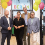 Erfolgreiche Startup Week stärkt die Region Bonn von links nach rechts: Sven Wittich (Vorstand des DIGITALHUB.DE), Mona Neubaur (Wirtschaftsministerin NRW), Dr. Hubertus Hille (Vorsitzender des Aufsichtsrats des DIGITALHUB.DE und Hauptgeschäftsführer der IHK Bonn/Rhein-Sieg) & Gabriel Kunze (Bürgermeister der Stadt Bonn) Copyright: DIGITALHUB.DE (2026)