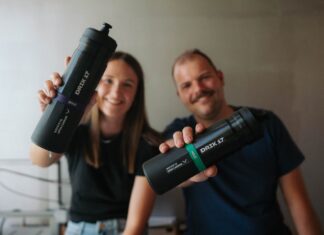DRIK 17 Carrier startet nach erfolgreichem Crowdfunding in den Fahrradmarkt. Die innovative Fahrradflasche ist ab sofort erhältlich. Bild: Ralph Seel-Mayer und Emma Ehrenberg @ DRIK 17