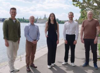 EVERSION erhält 2,3 Millionen Euro in Seed-II-Runde Gründerteam v.l.n.r. Maximilian Starkmann, Wolfgang Triebstein, Julia Zimmermann, Timon Sutter, Lucas Heitele Bildcredits Eversion