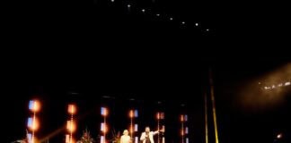 Über 40 Startups pitchen beim Größten Pitch in Köln Größter Pitch: HofSync gewinnt vor über 40 Startups Die Organisatoren Beatrix und Benny Schmidt, bei der Anmoderation auf der Bühne in der Lanxess arena Bildcredits © Be a star Productions