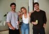 Natural Soda: Caro Daur investiert in Joony's Unternehmerin und Schauspielerin Caro Daur (Mitte) mit den Joony’s-Gründern Bijan Mashagh (l.) und Josa Rödiger (r.)