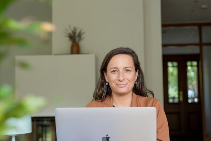 Pressearbeit macht Startups in KI-Antworten sichtbar Kommunikation mit Impact Anna Ferdinand