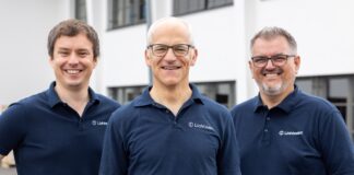 Lichtwart setzt auf GS1 Standards für Gebäudeautomation Pressefoto: Das Gründerteam von Lichtwart. Von links nach rechts: Johannes Mailänder (CMO), Jackson Bond (CSO) und Gregor Giataganas (CEO) - Bildrechte: Lichtwart GmbH