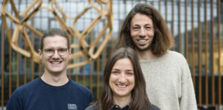 allpacka: Klappbare Lastenbox macht das Fahrrad zum Alltagsallrounder allpacka: Klappbarer Stauraum für das Fahrrad im Alltag Bild Die Gründer von allpacka (v. l. n. r.): Jonathan Vincentz, Daniela Weiß und Lukas Ludwig. Das Dresdner Start-up entwickelt mit der allpacka One eine klappbare Lastenbox für Fahrräder und E-Bikes. Bildrechte: © 2026 allpacka GmbH