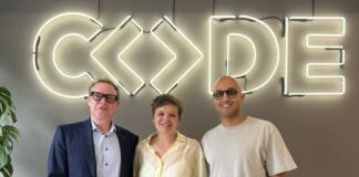 CODE Capital startet 10-Mio.-Euro-Fonds für Startups der CODE University CODE Capital startet Frühphasen-Fonds für Startups der CODE University v. l. Stephan Schambach (Investor und Unternehmer), Prof. Dr. Julia Köhn (Professorin für Entrepreneurship, CODE) und Younes Ouaqasse (Investor und Unternehmer). Bild: CODE