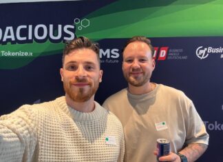 fieldbrain: KI bringt Kundenwissen aus dem Vertrieb ins CRM Founder Team Bil