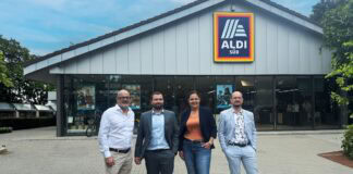 Von links: Alexander Schumm, Manager Real Estate bei ALDI SÜD; Sebastian Pyschik, Key Account Manager Retail bei Wemolo; Greta Petersen, Director Real Estate bei ALDI SÜD; Peter Nemec, Senior Customer Success Manager bei Wemolo. © Wemolo