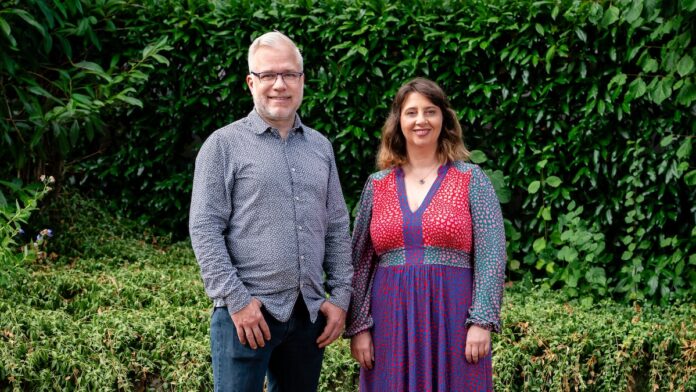 Alithea Bio: HLA-Compass für sichere Immuntherapien Prof. Dr. Tim Fugmann und Fanny Giannou Bildcredits Alithea Biotechnology GmbH