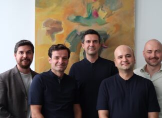 Deepentix sichert sich sechsstelliges Pre-Seed-Investment für nachvollziehbare KI-Antworten Das Team von Deepentix von links nach rechts: Kambis Kohansal Vajargah Endri Deliu, Morteza Amini Altan Na Peter Buchinger Deepentix: Pre-Seed für nachvollziehbare KI-Antworten