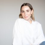 sanora: Wie Frauengesundheit und Perimenopause mehr Klarheit bekommen sanora: Frauengesundheit in der Perimenopause Salissa-Sarah Nehrke Founder | Sanora Fotografin: Bella Lieberberg Bildcredits: Salissa-Sarah Nehrke/sanora