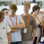 Businessplan: Geschäftsidee und Planspiel für Schüler Von der Geschäftsidee bis zum Pitch: Bei JUGEND GRÜNDET entwickeln Jugendliche eigene Lösungen und stellen sie einer Jury vor – hier beim Bundesfinale. Foto: JUGEND GRÜNDET (Archivbild