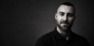 ReviewAnchor: Wie das Unboxing im E-Commerce zum Schlüssel der Customer Journey wird ReviewAnchor: E-Commerce und Customer Journey neu denken Thomas Kotula ReviewAnchor