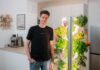 Everleaf: Marketing und Produktentwicklung im Fokus Bild: Christophe Vermeersch vor Indoor Garten @ Everleaf