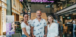 Cash statt Trash: Wie reo Kosmetik-Verpackungen an den Pfandautomaten bringt reo: Verpackungen für die Kreislaufwirtschaft Team reo mit Eloise Mayer, Florian Mayr und Gründerin Steffanie Rainer Fotografin: Isabelle Dupont