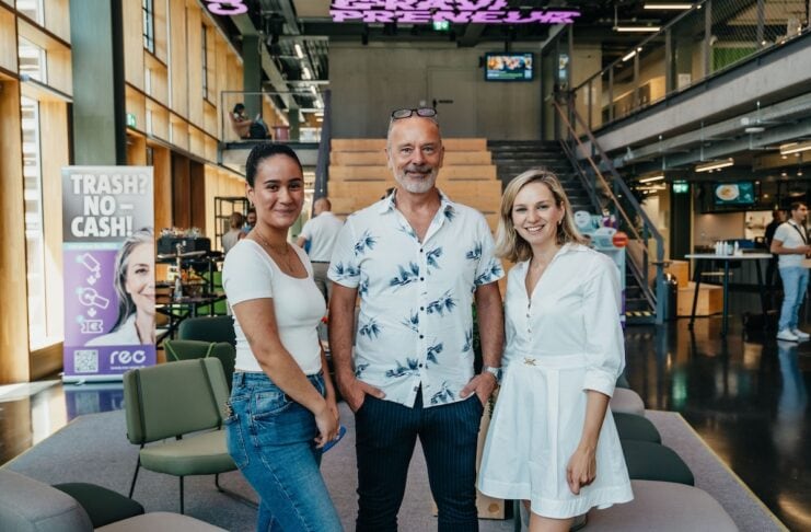 reo: Verpackungen für die Kreislaufwirtschaft Team reo mit Eloise Mayer, Florian Mayr und Gründerin Steffanie Rainer Fotografin: Isabelle Dupont