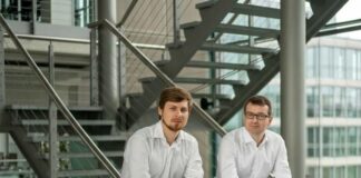FlyPix AI: Künstliche Intelligenz für Erdbeobachtung FlyPIx AI Founder Team Bild