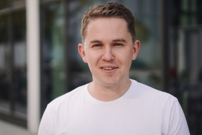 Christoph Schulze Auftrag für Teamkleidung: Logo und Textil richtig planen Christoph Schulze