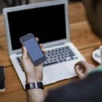 Nachhaltiger Mobilfunk: Welche Prepaid-Tarife sind günstig und ressourcenschonend? Nachhaltiger Mobilfunk: Günstige Prepaid-Tarife im Vergleich Bild von Alejandro Escamilla alejandroescamilla auf Wikimedia Commons · CC0