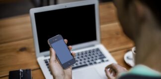 Nachhaltiger Mobilfunk: Welche Prepaid-Tarife sind günstig und ressourcenschonend? Nachhaltiger Mobilfunk: Günstige Prepaid-Tarife im Vergleich Bild von Alejandro Escamilla alejandroescamilla auf Wikimedia Commons · CC0