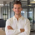 Wartefrust beim Hausbau: Wie aus 18 Monaten Geduldsspiel ein Energie-Startup wurde Energie Süddeutschland: Photovoltaik und Wärmepumpe Johannes Ostwald