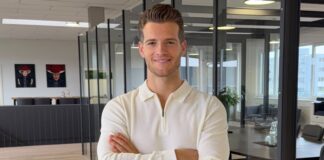 Wartefrust beim Hausbau: Wie aus 18 Monaten Geduldsspiel ein Energie-Startup wurde Energie Süddeutschland: Photovoltaik und Wärmepumpe Johannes Ostwald